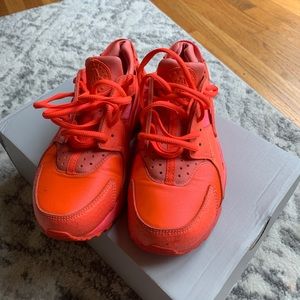 Nike Hot Lava Huarache